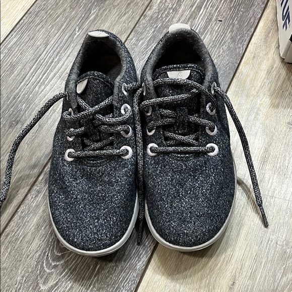 ALLBIRDS Wool Runner - Picture 2 of 5